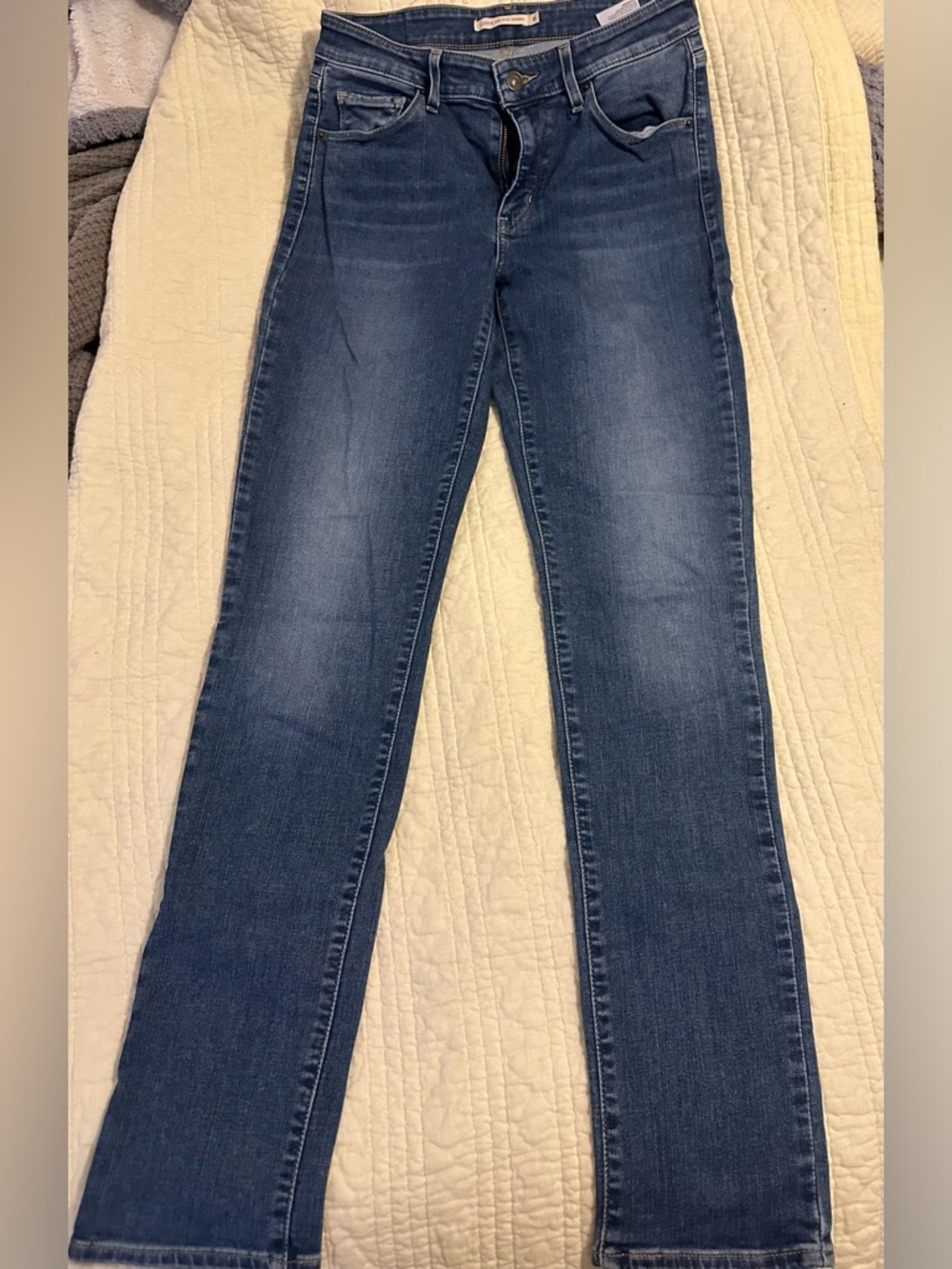 a.n.a Skinny Jeans in Medium Blue
